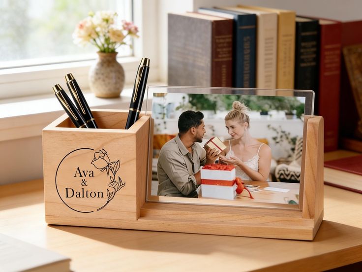 Minimal Desk Photo Stand